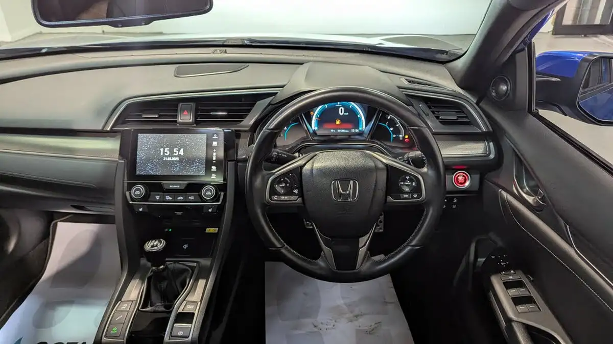 2018-honda-civic-16-i-dtec-ex-ss-hatchback-5d-big-14