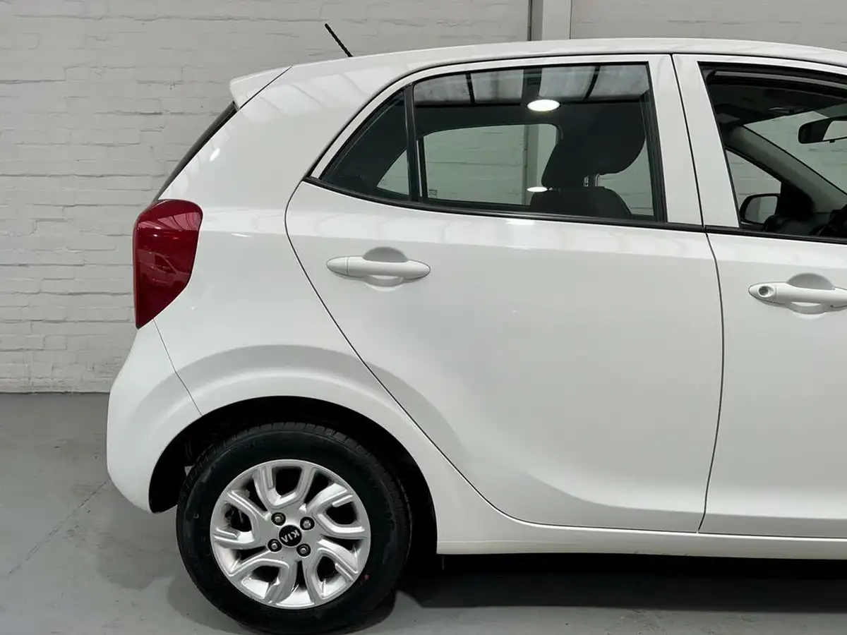 2019-kia-picanto-10-2-big-7