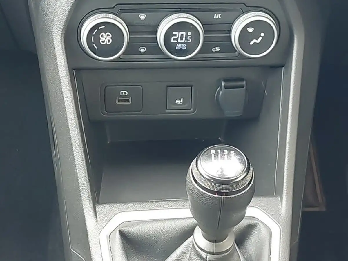 2024-dacia-sandero-stepway-10-tce-extreme-90bhp-big-10