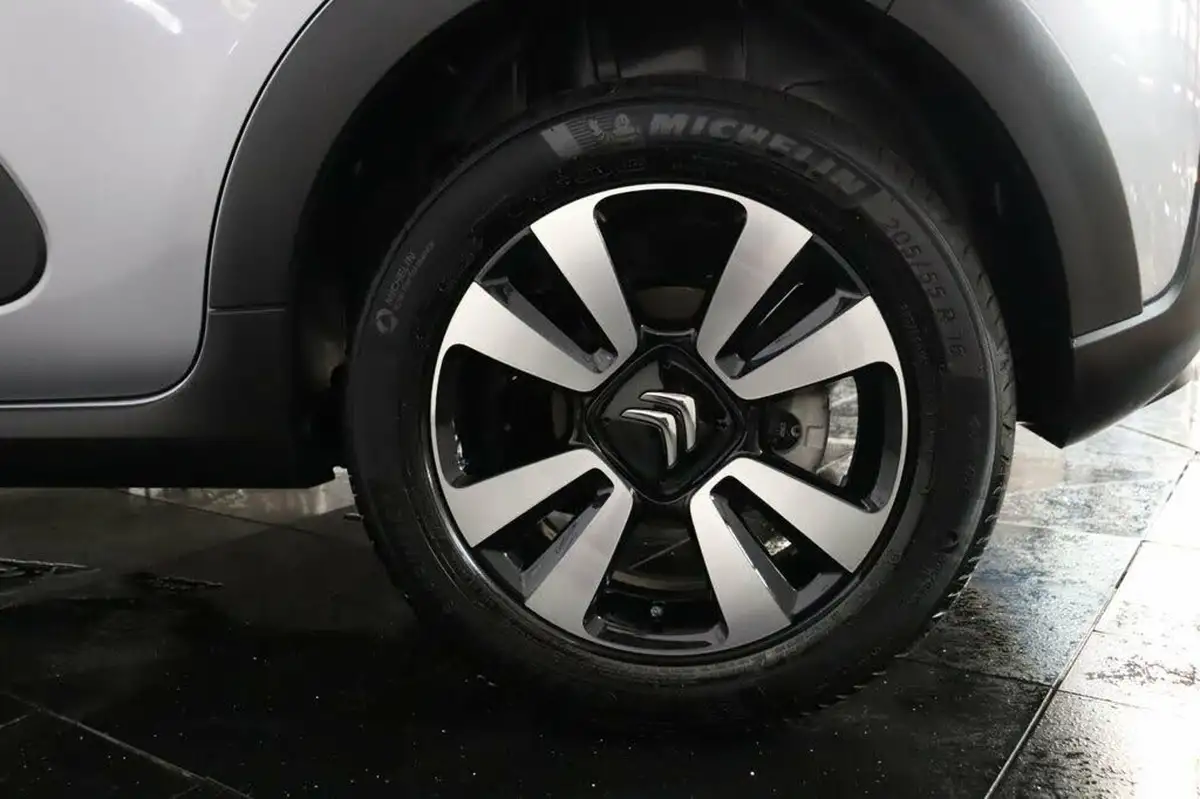 2023-citroen-c3-12-puretech-plus-110ps-eat6-big-31