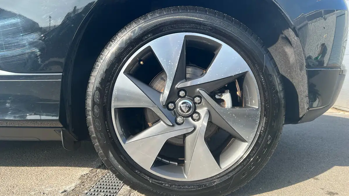 2023-jaguar-i-pace-ev400-r-dynamic-se-black-big-7