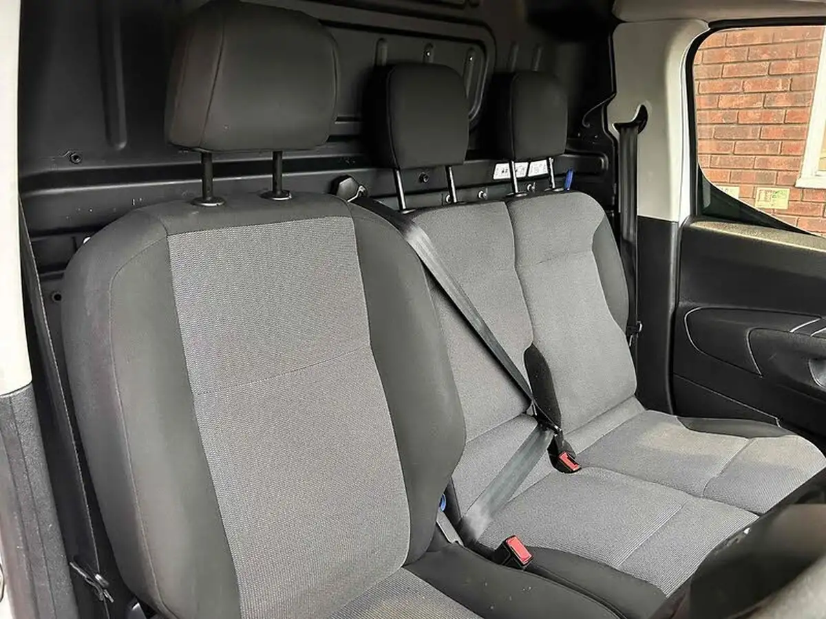 2019-peugeot-partner-16bluehdi-1000-professional-big-10