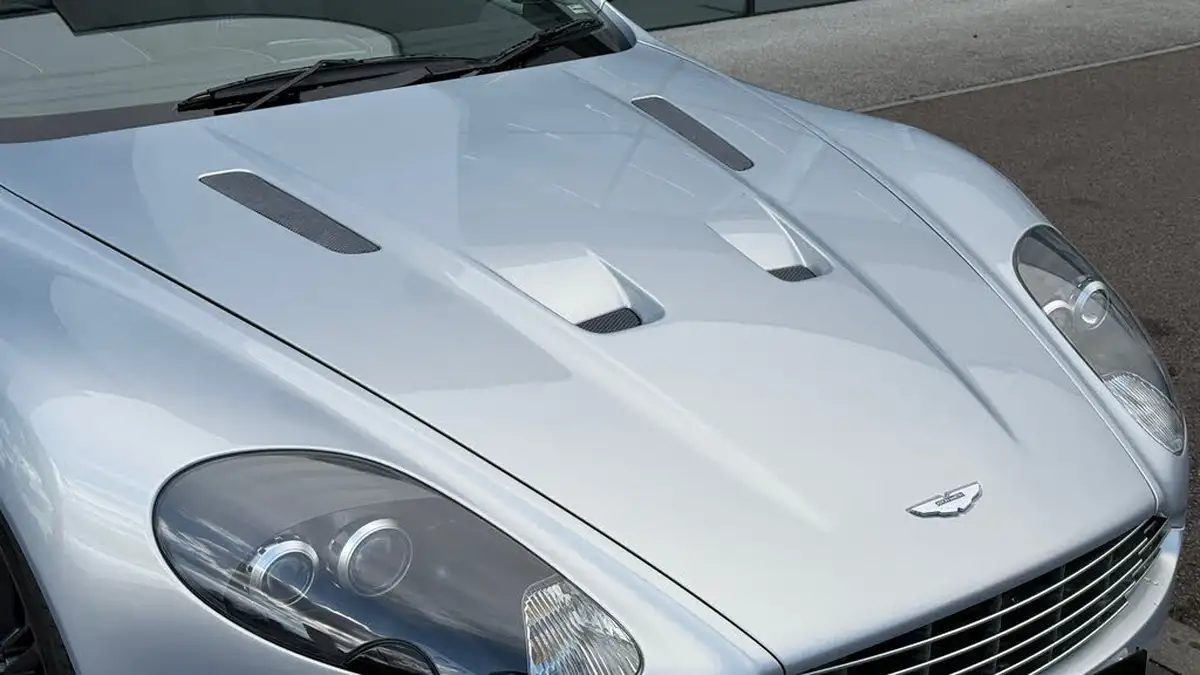 2009-aston-martin-dbs-60-big-17