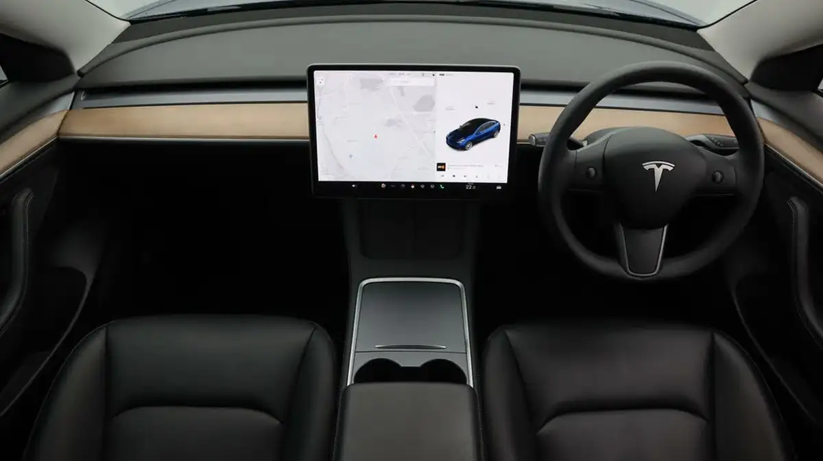 2021-tesla-model-3-e-long-range-awd-big-13