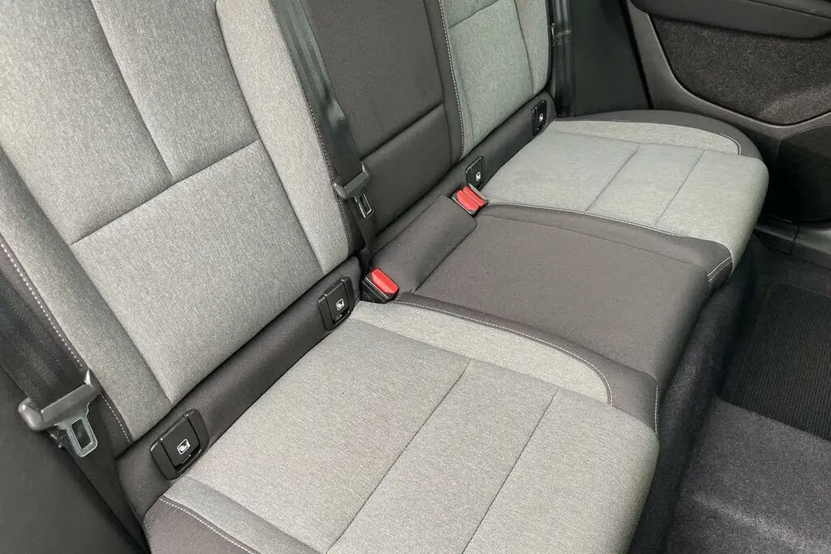 2024-volvo-xc40-20-b3-plus-big-23