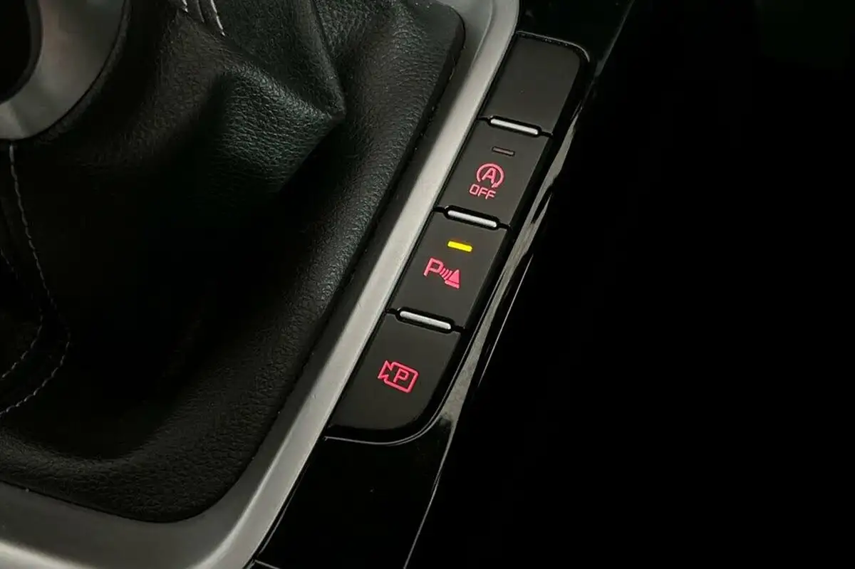 2022-kia-pro-ceed-15-t-gdi-gt-line-big-32
