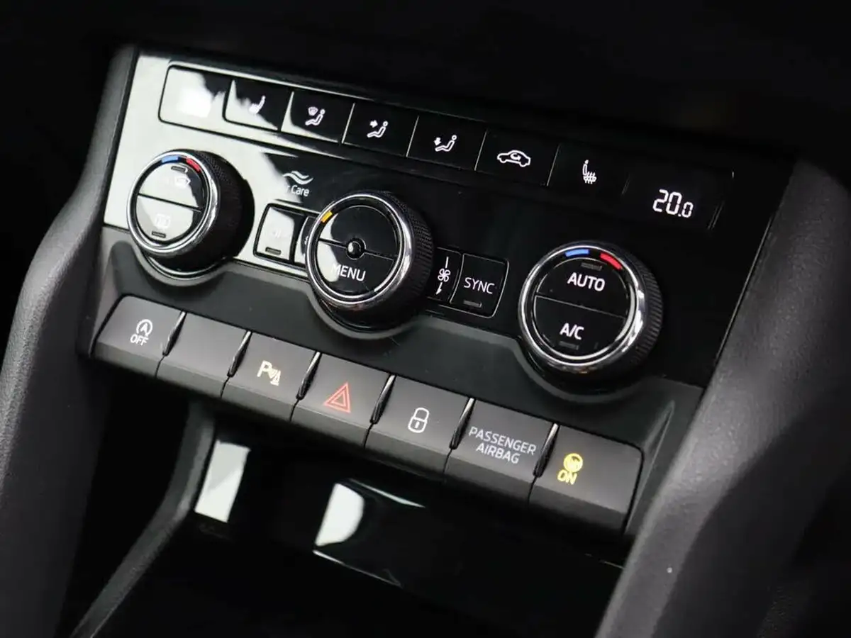 2022-skoda-karoq-10-tsi-se-l-big-27