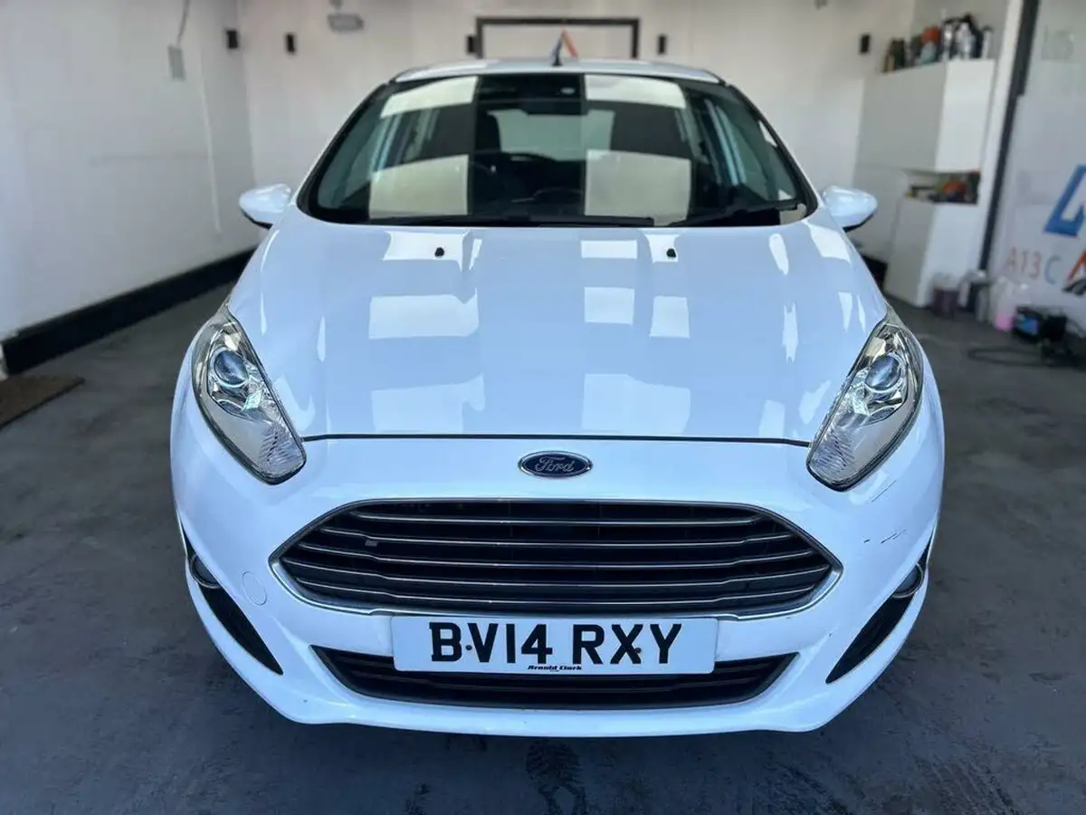2014-ford-fiesta-10-zetec-100ps-ecoboost-ss-5d-big-8