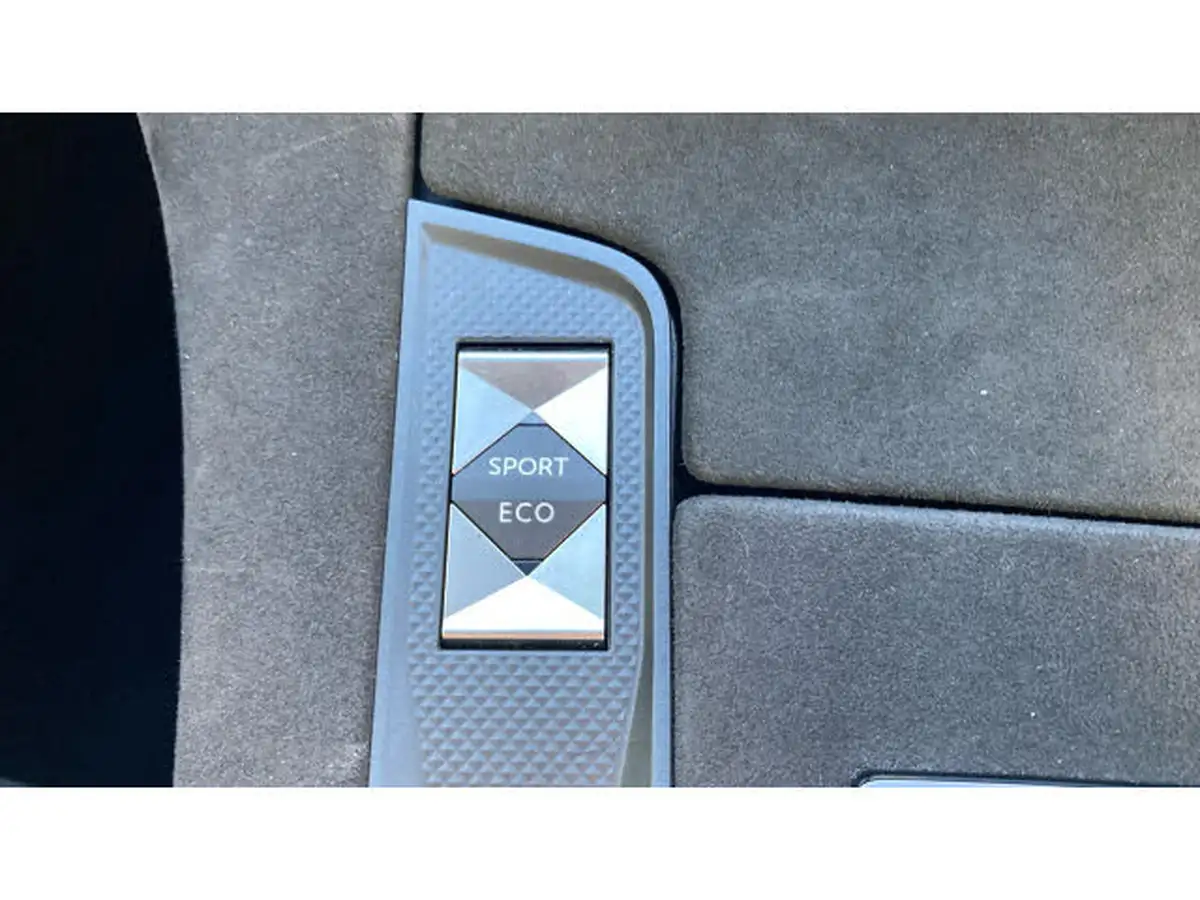 2019-ds-ds-7-crossback-16-puretech-performance-line-180ps-big-25