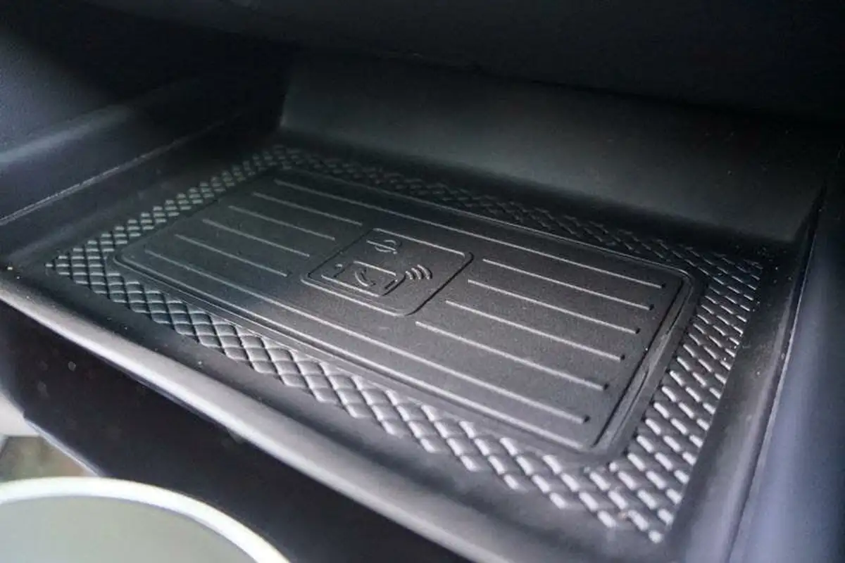 2023-bentley-bentayga-40-v8-big-18