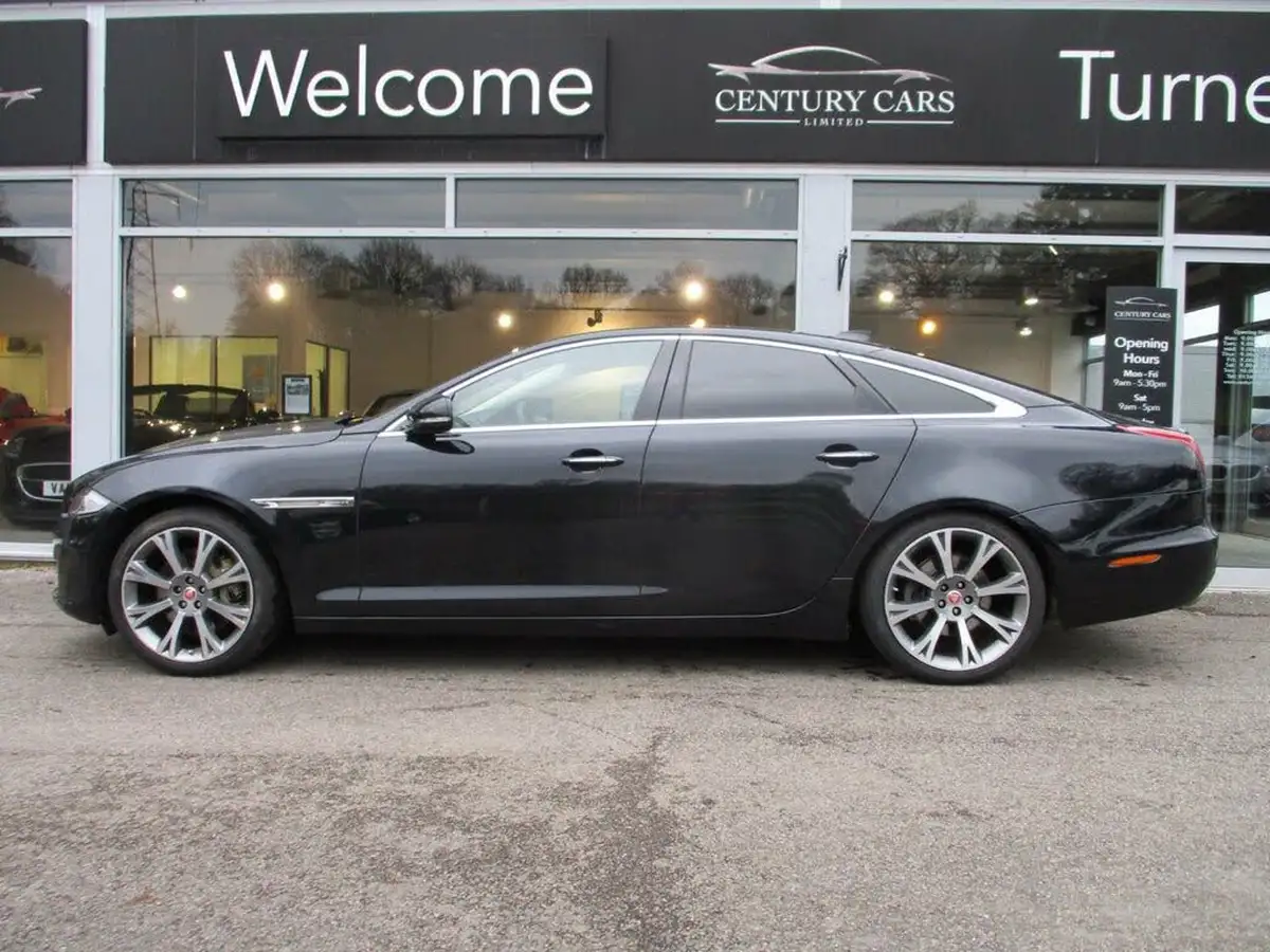 2018-jaguar-xj-series-30td-xj-portfolio-30tdv6-swb-big-7
