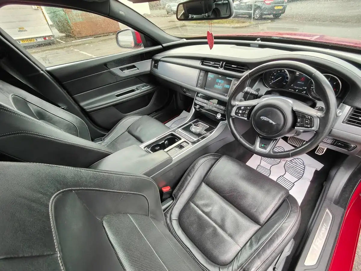 2015-jaguar-xf-20td-r-sport-180ps-auto-big-14