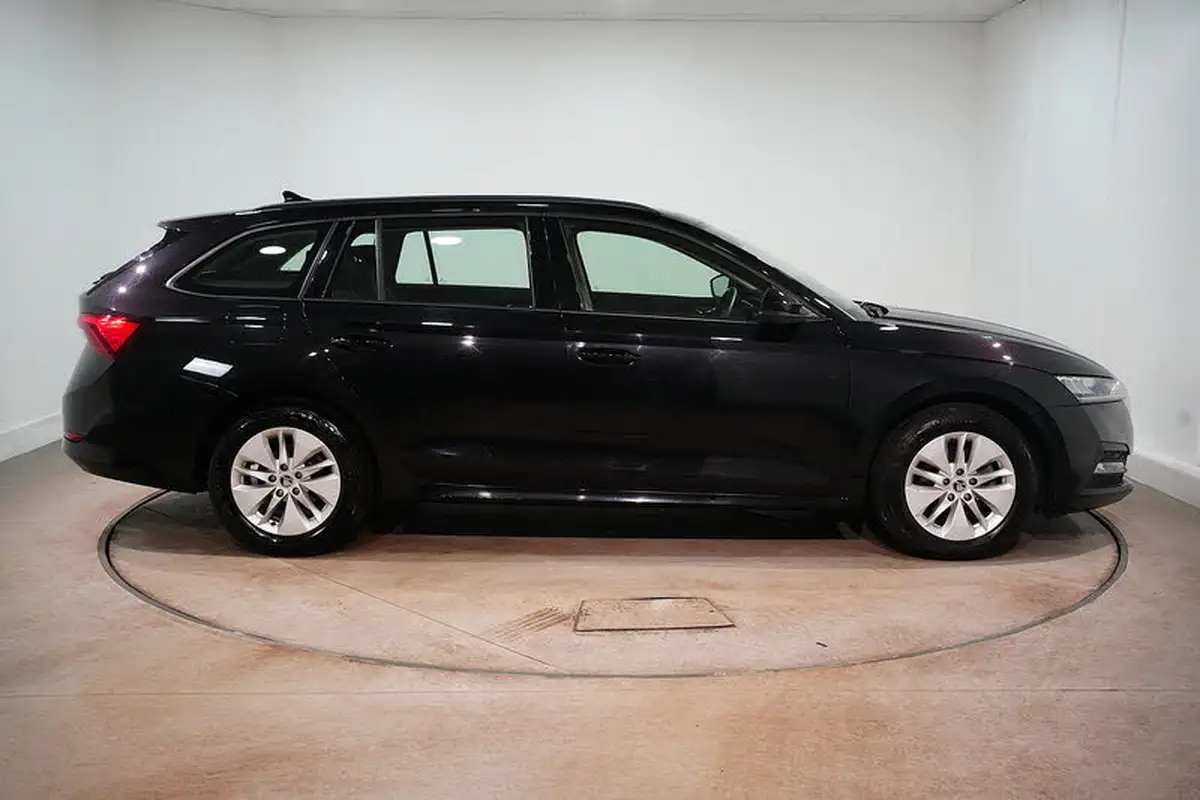 2023-skoda-octavia-10-tsi-e-tec-se-110ps-estate-big-3