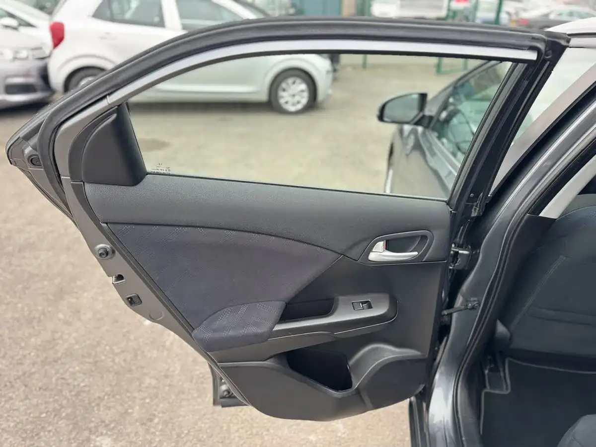 2013-honda-civic-18-es-auto-big-35