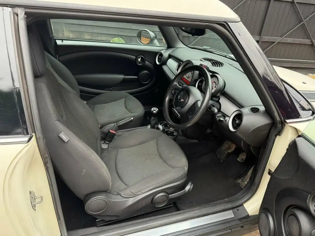 2013-mini-clubvan-16td-mini-cooper-d-big-8