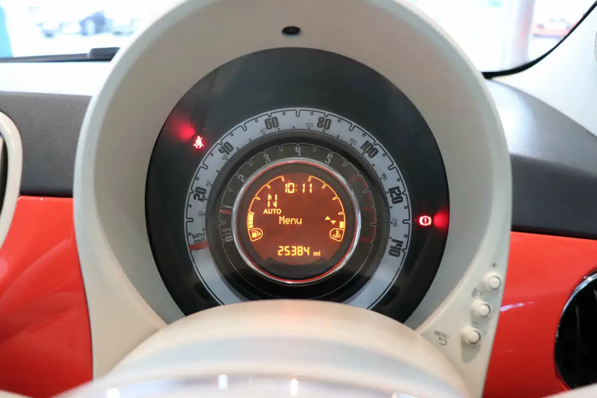 2016-fiat-500-12-lounge-dualogic-big-32