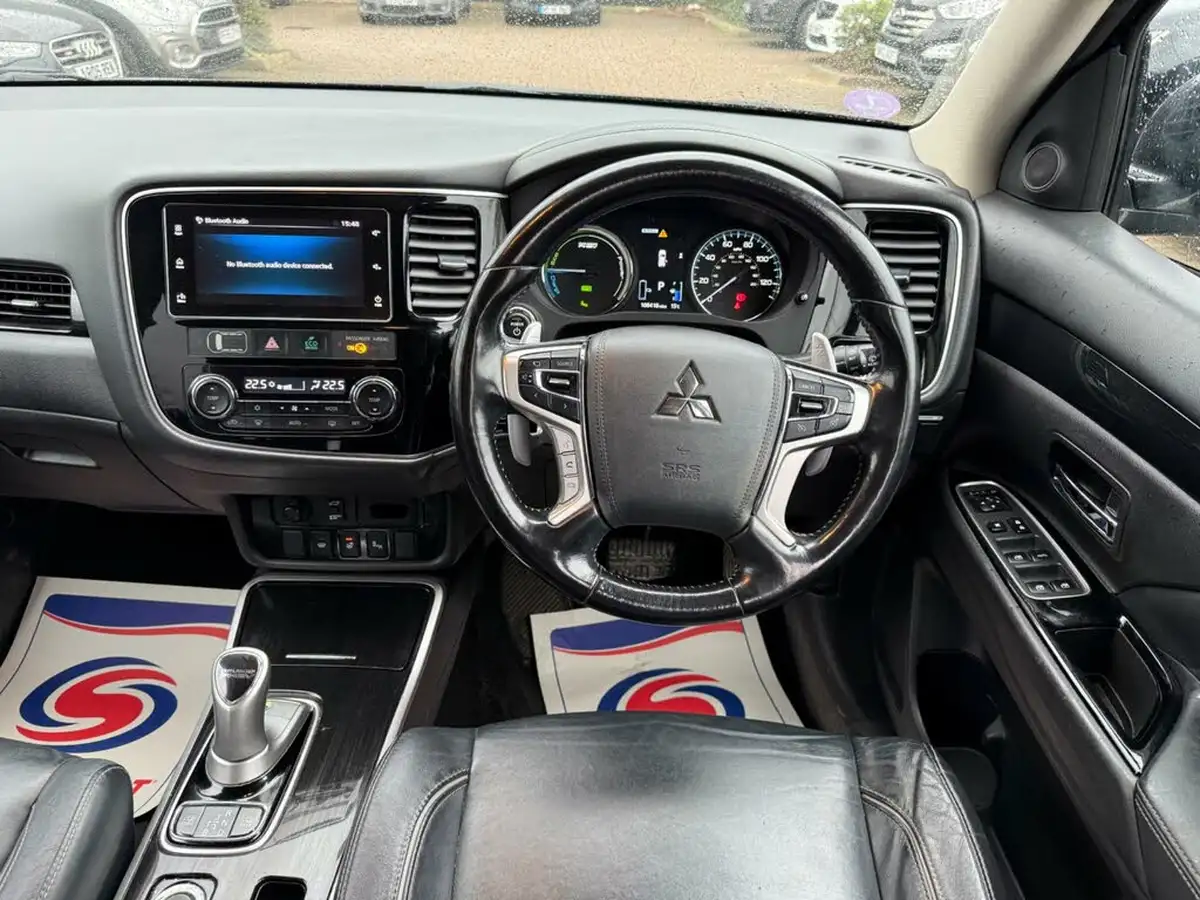 2018-mitsubishi-outlander-20-4h-phev-big-11