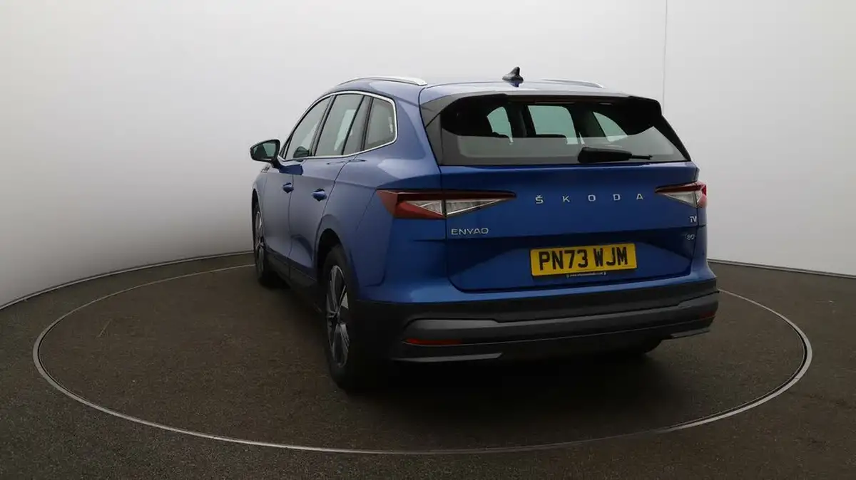 2022-skoda-enyaq-e-80-82-kwh-big-53