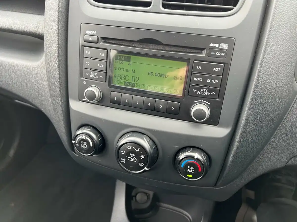 2010-kia-sportage-20td-xe-4wd-big-4