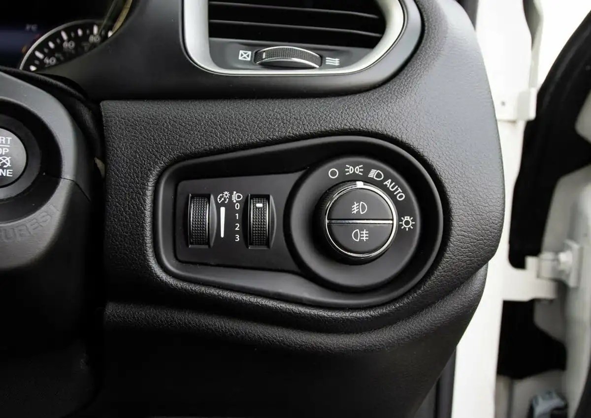 2021-jeep-renegade-10-gse-80th-anniversary-big-17