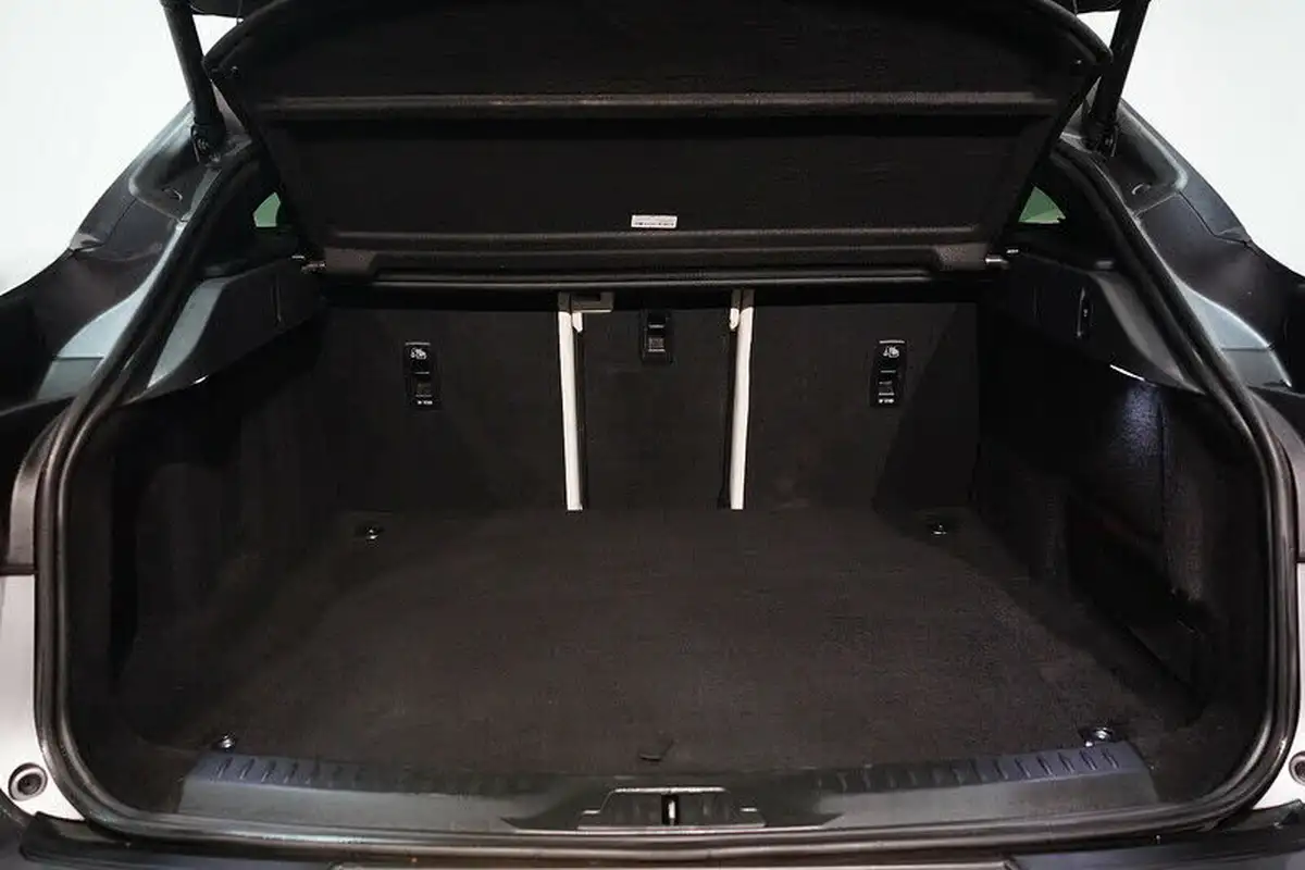 2021-jaguar-i-pace-ev400-black-big-16
