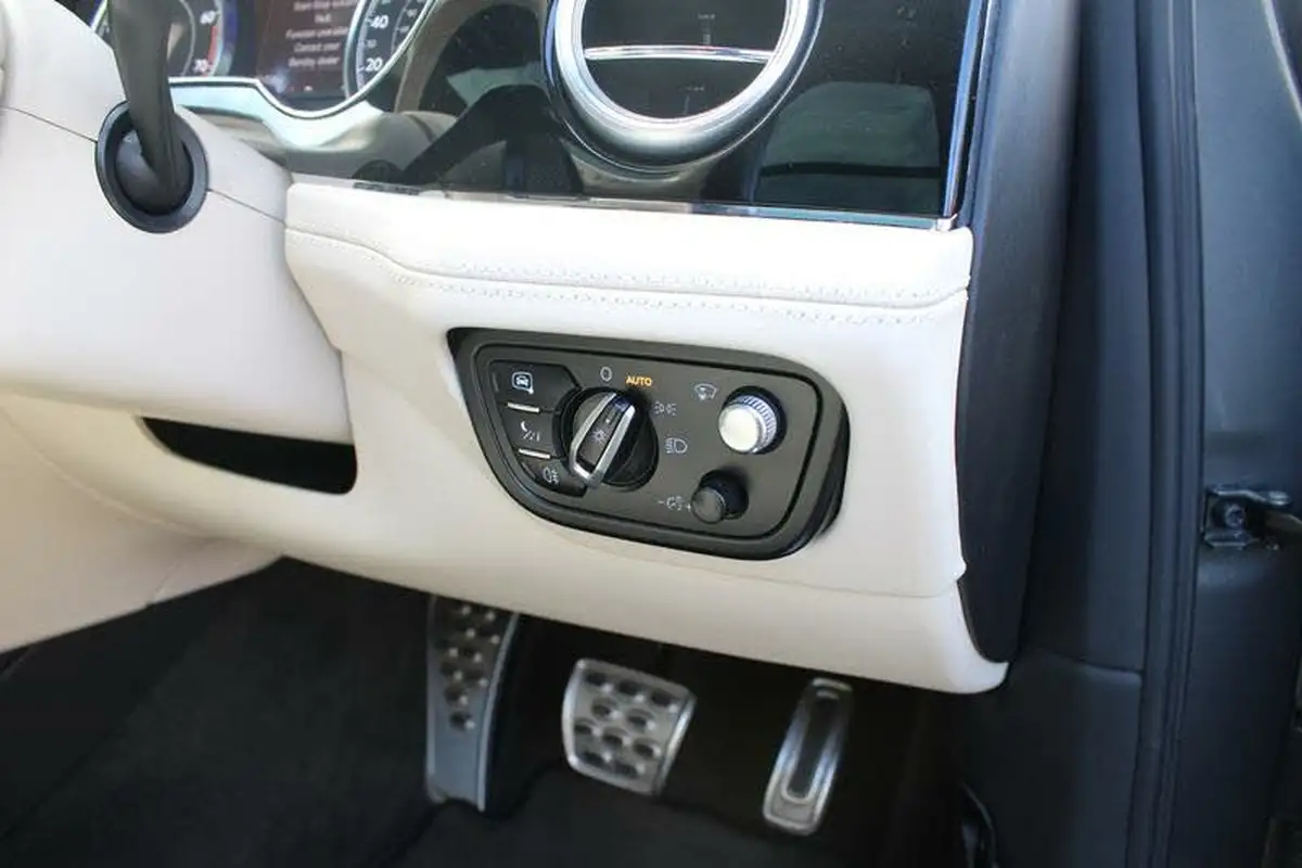 2016-bentley-bentayga-60-w12-big-28