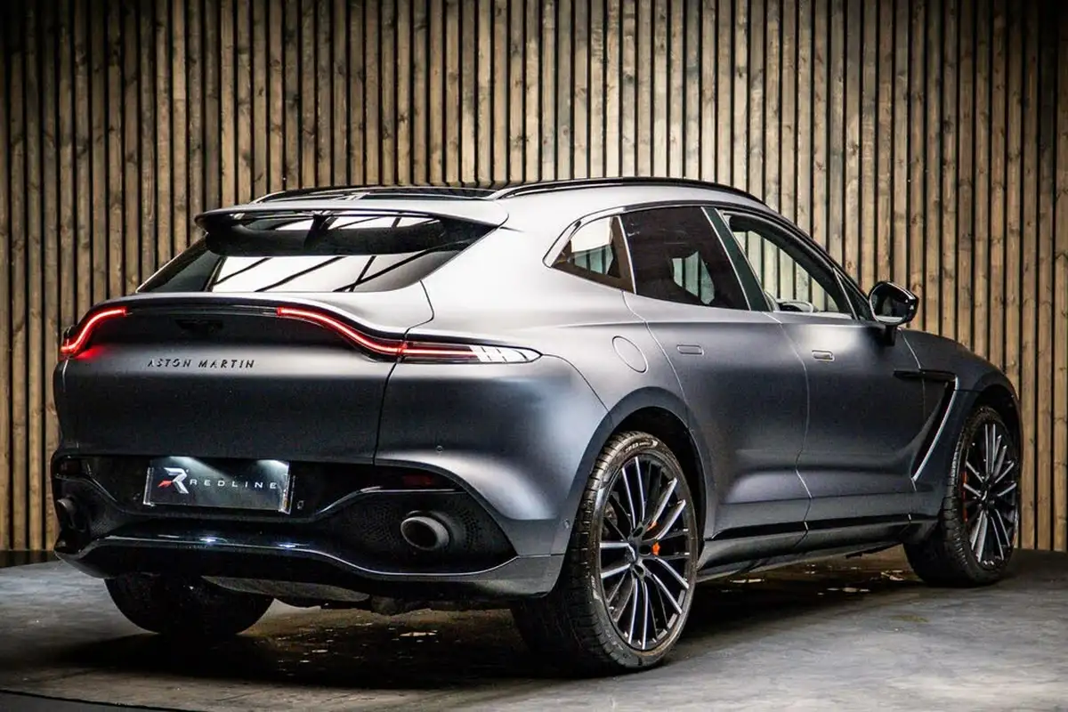 2022-aston-martin-dbx-40-v8-big-1