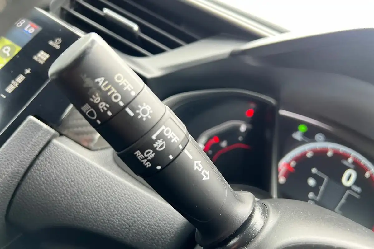2017-honda-civic-15-vtec-turbo-sport-ss-big-23