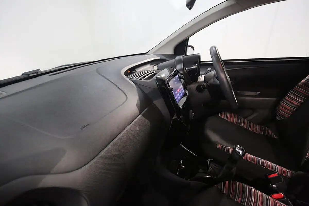 2021-citroen-c1-10-vti-shine-5d-big-20