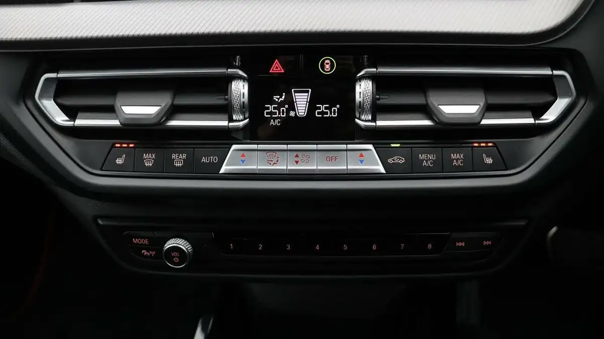2022-bmw-1-series-20-128ti-lcp-big-12