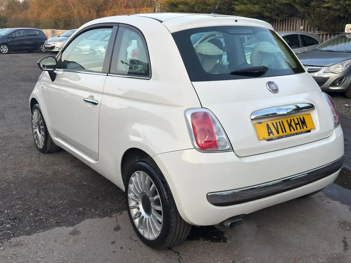 2011-fiat-500-12-lounge-big-2
