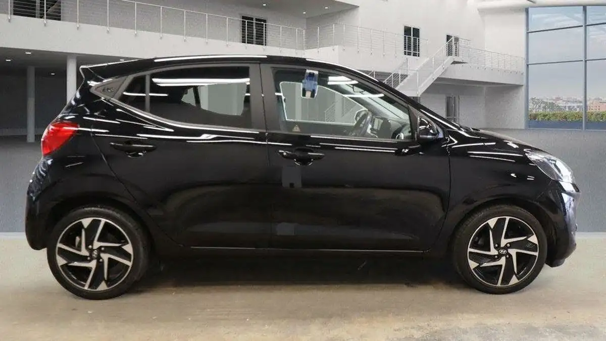 2022-hyundai-i10-12-premium-auto-big-4