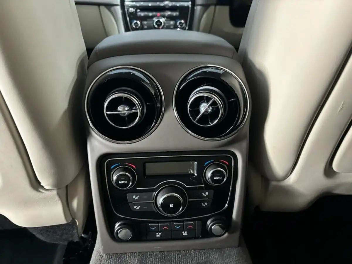 2015-jaguar-xj-series-30td-xj-portfolio-swb-auto-big-18