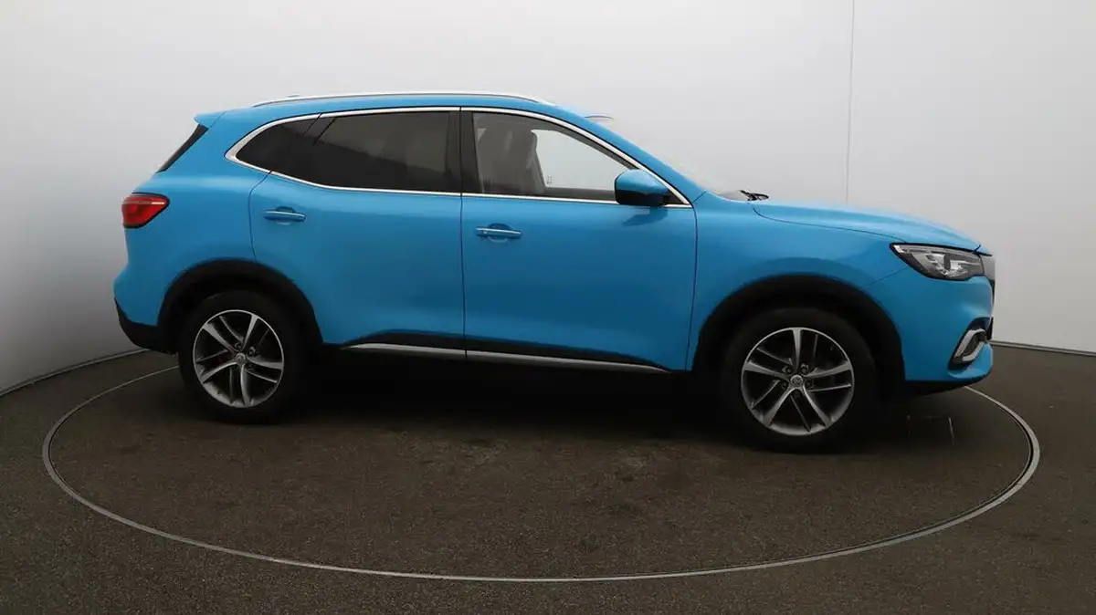 2022-mg-hs-15t-gdi-exclusive-162ps-big-48