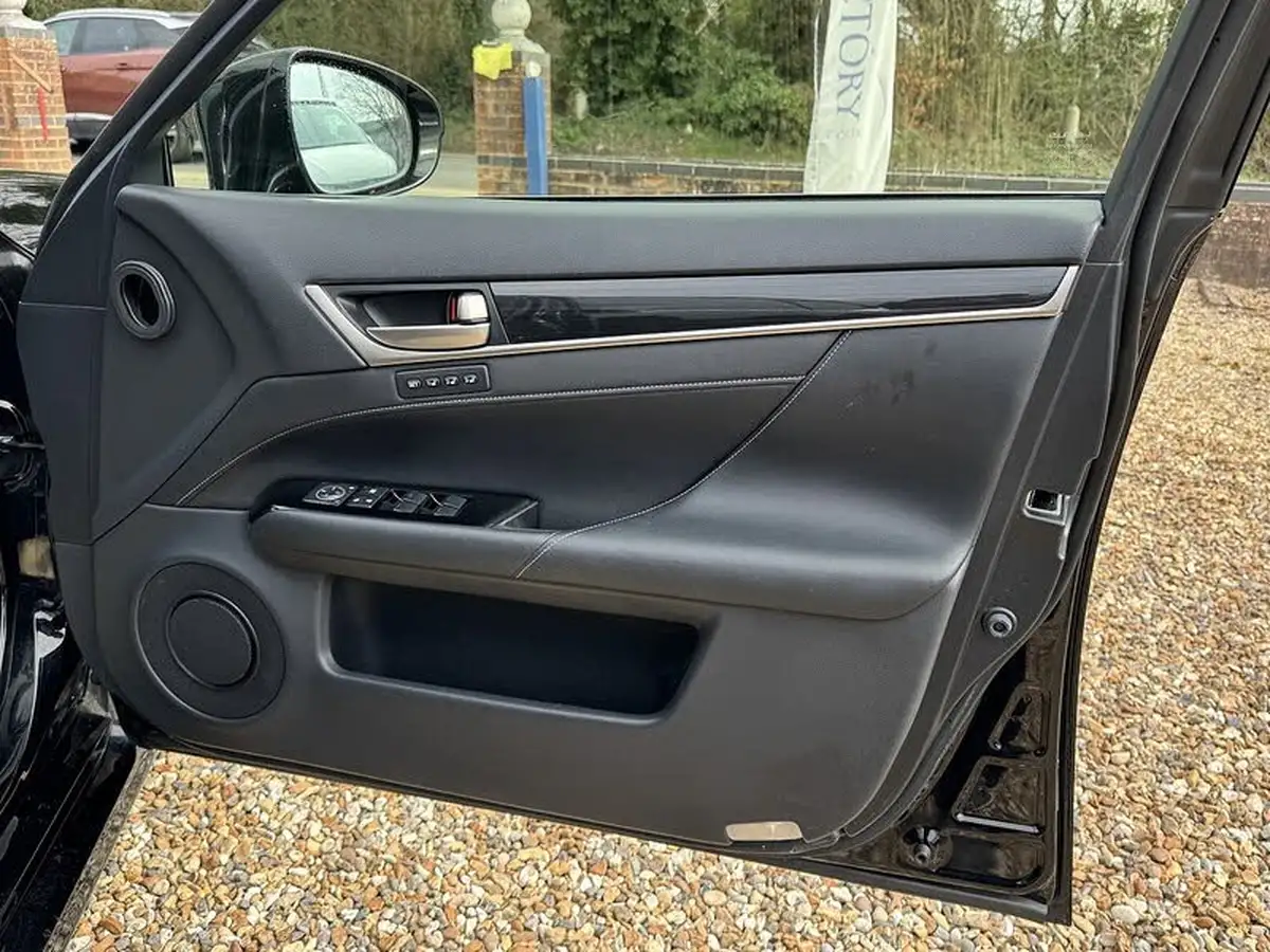 2015-lexus-gs-300h-25-se-big-20