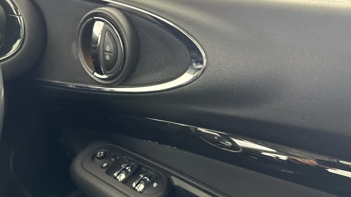 2021-mini-clubman-15-cooper-classic-big-21