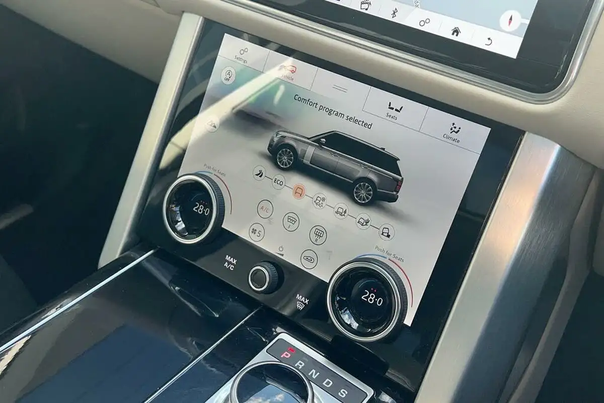 2021-land-rover-range-rover-30-d300-westminster-black-big-59
