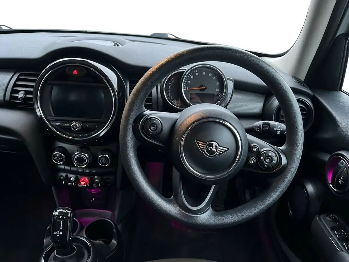 2019-mini-cooper-15-cooper-classic-hatchback-5d-auto-big-11