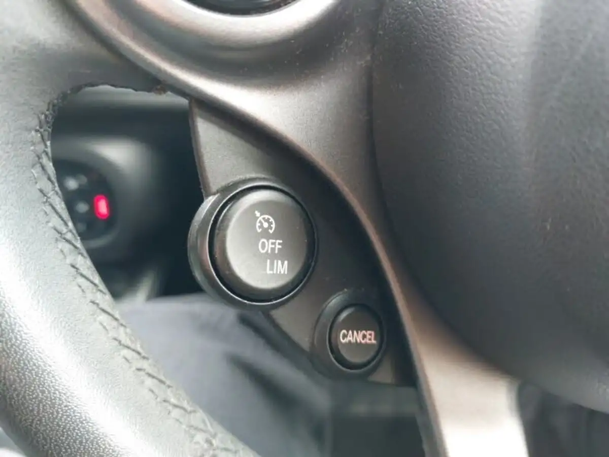 2016-smart-forfour-10-passion-70bhp-ss-big-11