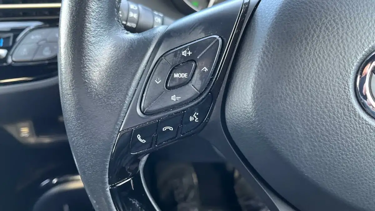 2021-toyota-c-hr-18-vvt-i-design-big-37