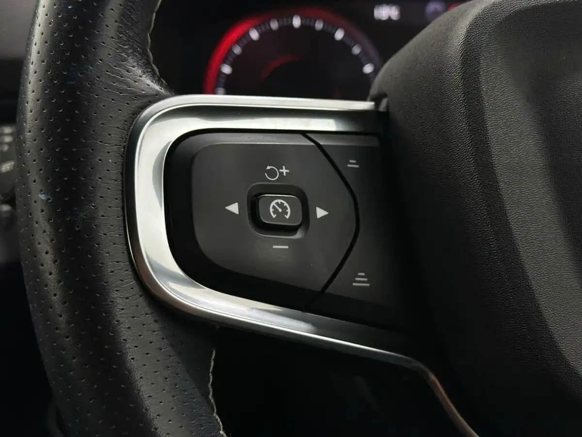 2021-volvo-xc40-15-t3-r-design-161bhp-big-12
