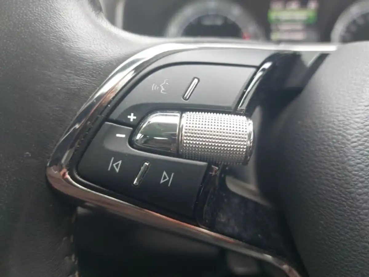 2020-skoda-karoq-15-tsi-se-l-big-15