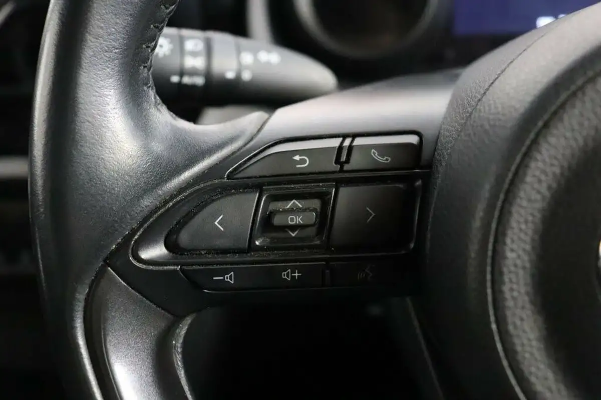 2022-toyota-yaris-cross-15-vvt-i-icon-big-21