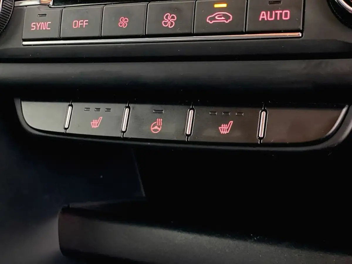 2020-kia-pro-ceed-14-t-gdi-gt-line-big-39