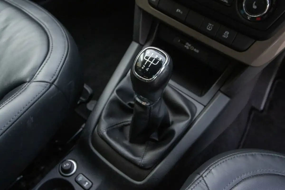 2017-skoda-yeti-outdoor-20tdi-scr-se-l-drive-109ps-big-31