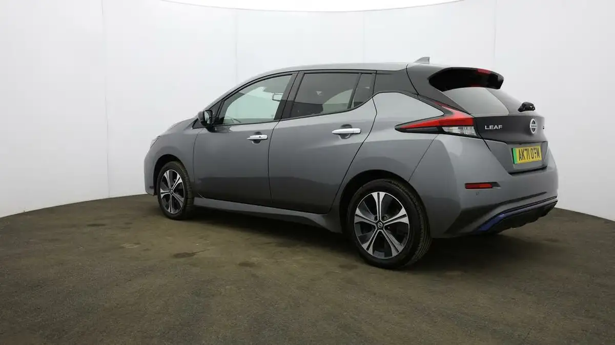 2021-nissan-leaf-e-e-tekna-big-64