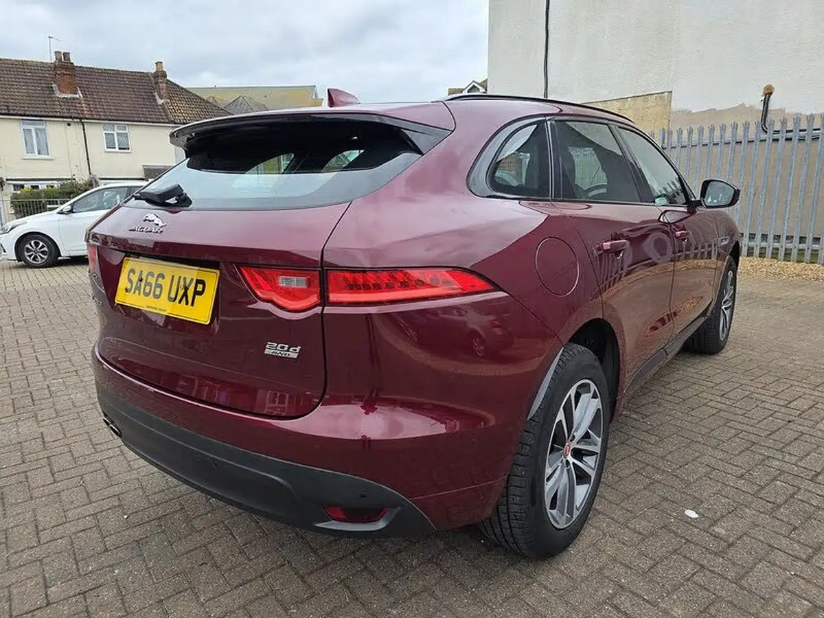 2016-jaguar-f-pace-20-i4d-r-sport-awd-auto-big-6