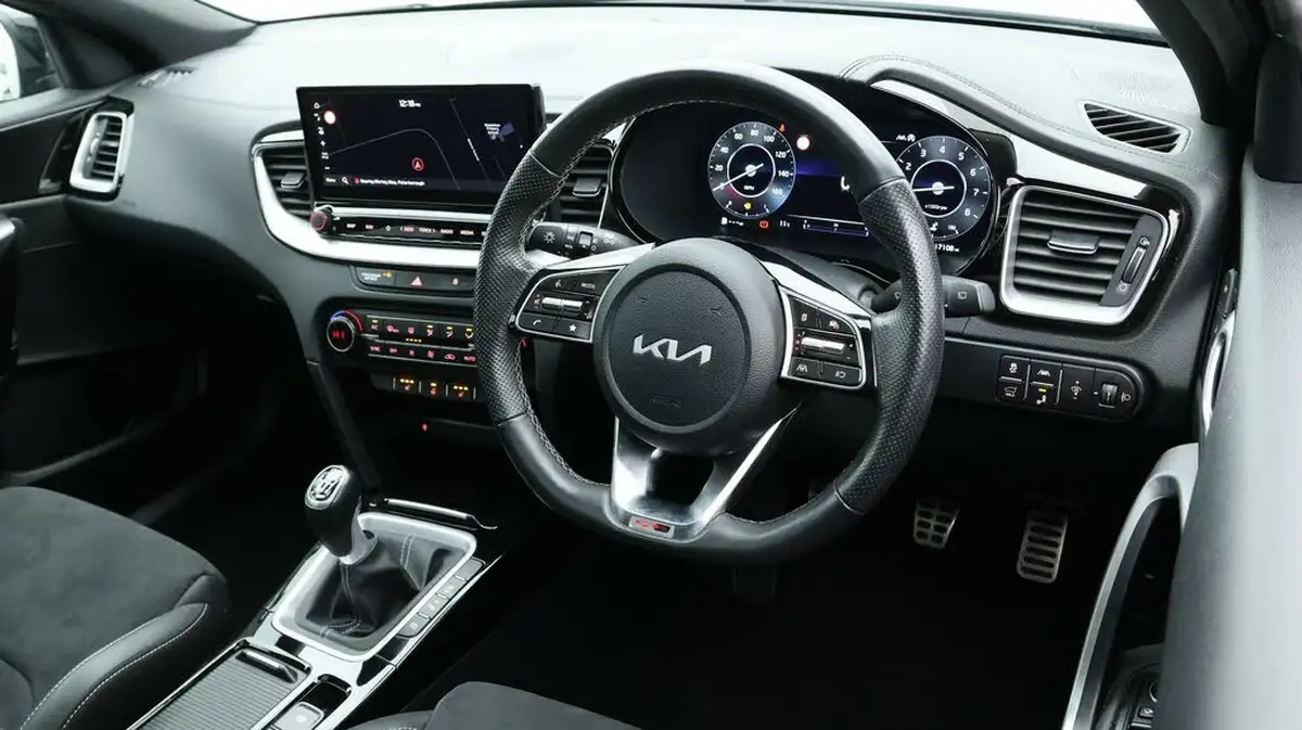 2023-kia-xceed-15-t-gdi-gt-line-s-158bhp-big-9