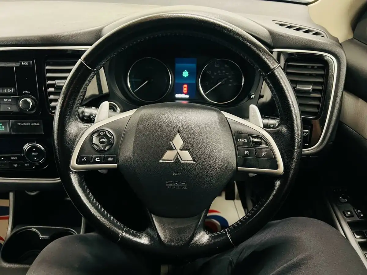2015-mitsubishi-outlander-20-gx3h-phev-5st-big-27