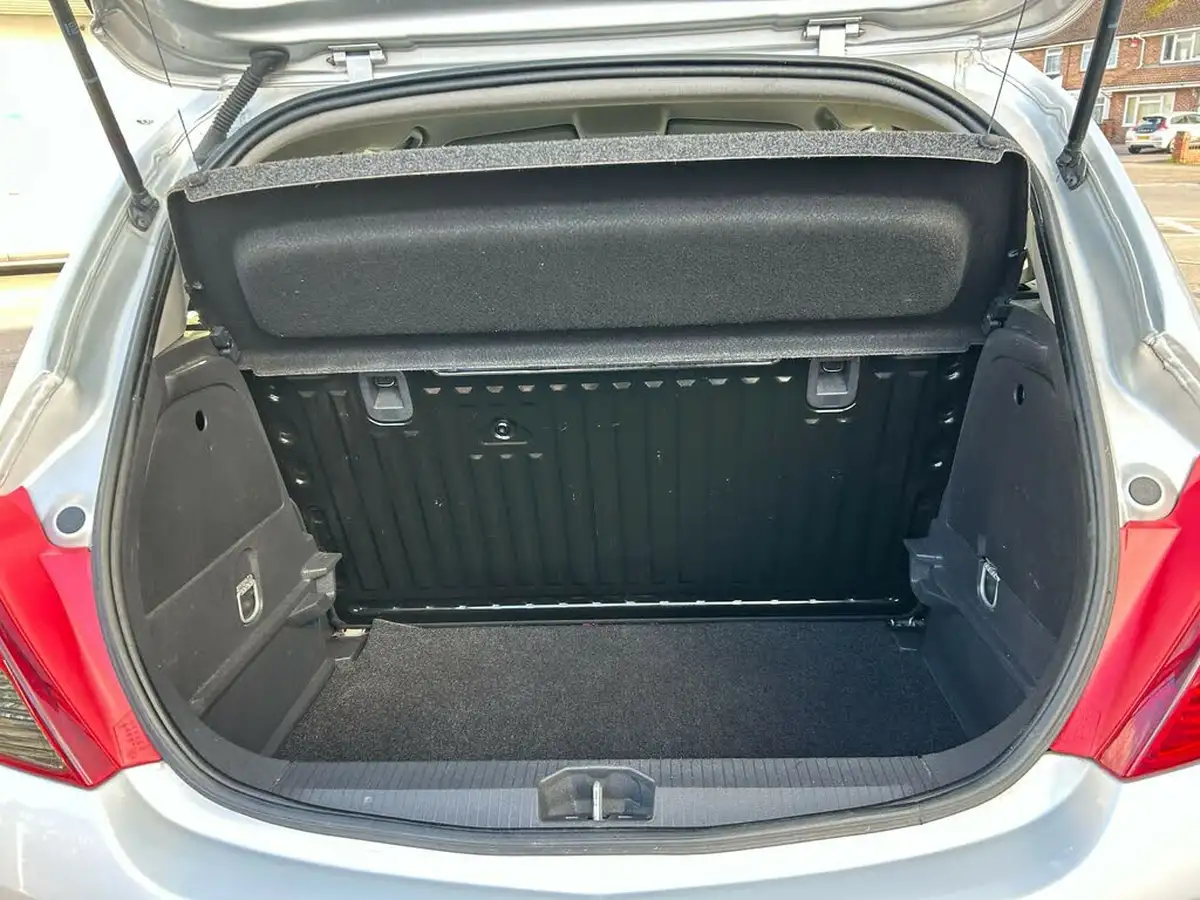 2012-vauxhall-corsa-12-active-12v-3d-big-11